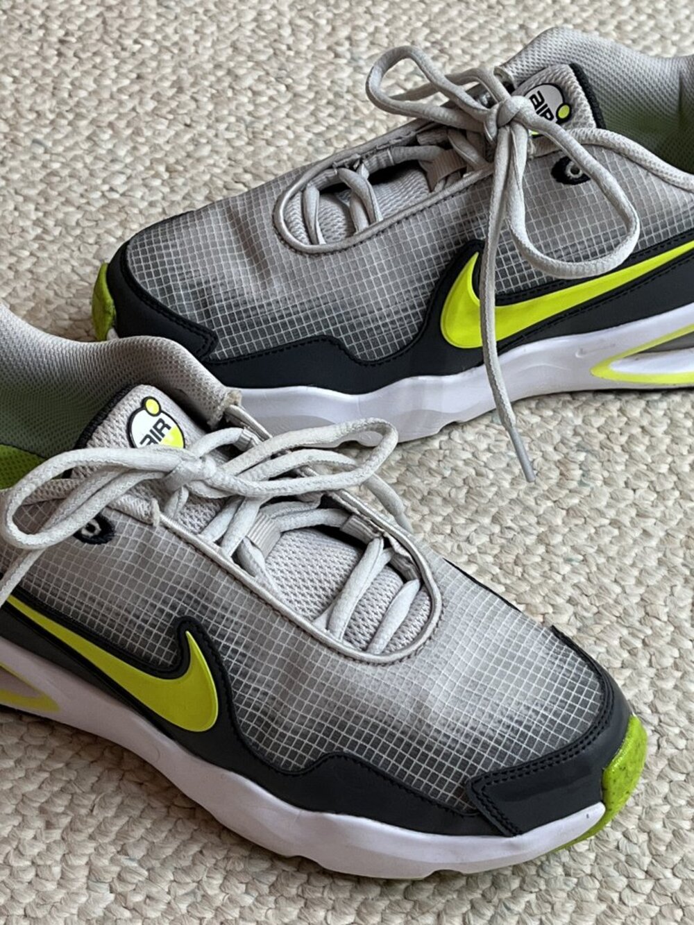 Nike Air Max Nova Boy's Size 4.5Y Youth Vast Grey Anthracite Volt Sneakers Shoes